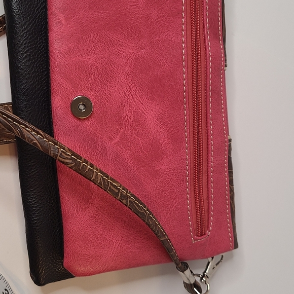 Pink and brown skull shoulder/wrist purse - Picture 4 of 8